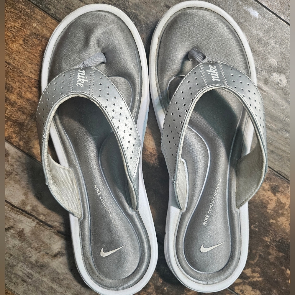 Nike Metallic Gray Memory Foam Sandals